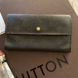 LV trifold wallet